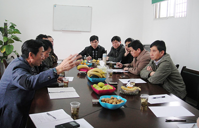 江海集团与某大型企业就工业污水处理召开专题研讨会